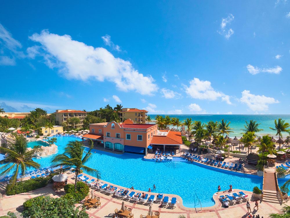 hotel marina pool