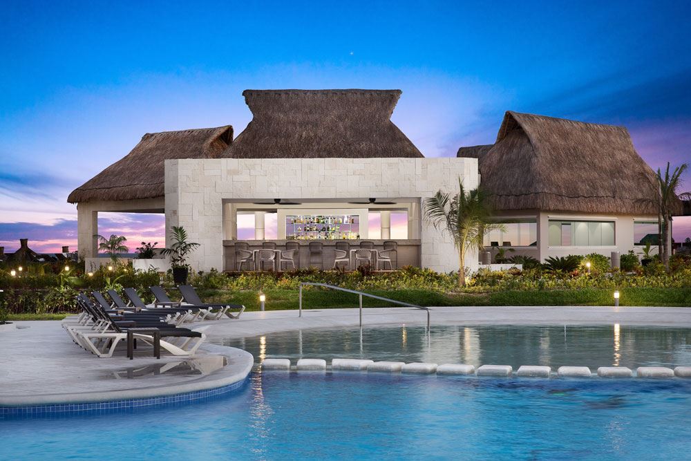 ventus pool bar