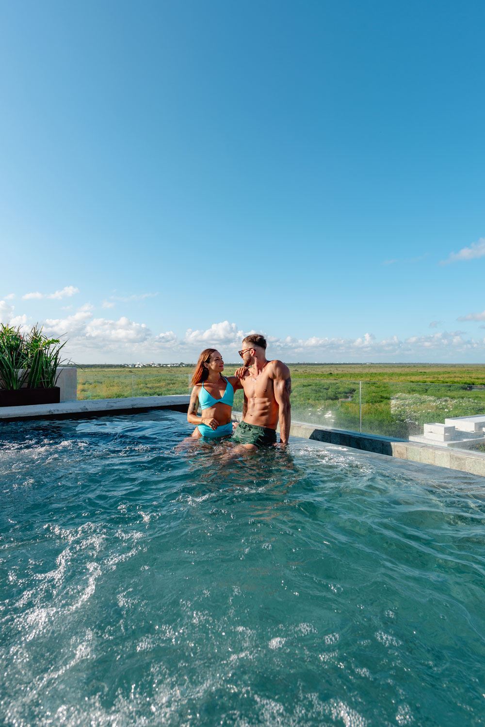 ventus ha couple in rooftop pool